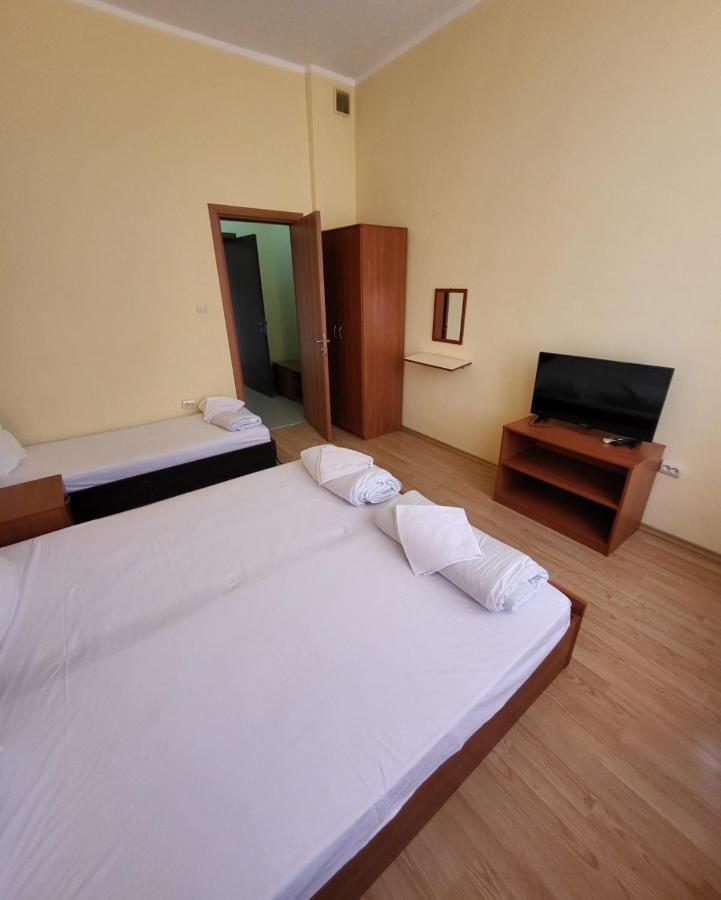 Provans Famili Hotel Letnitsa Exterior photo
