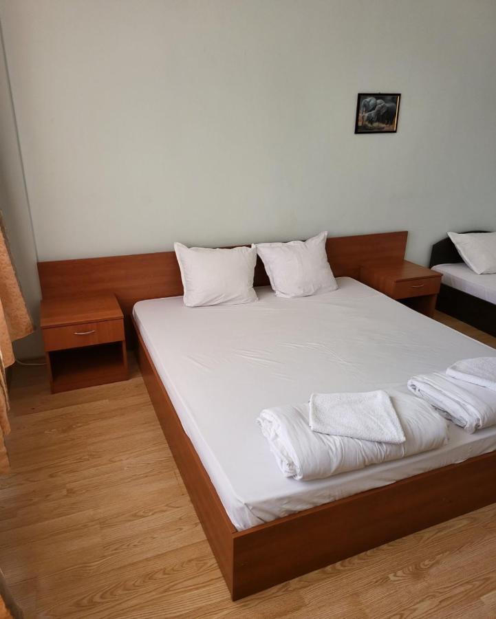 Provans Famili Hotel Letnitsa Exterior photo