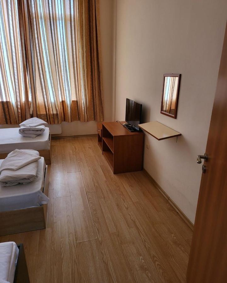 Provans Famili Hotel Letnitsa Exterior photo