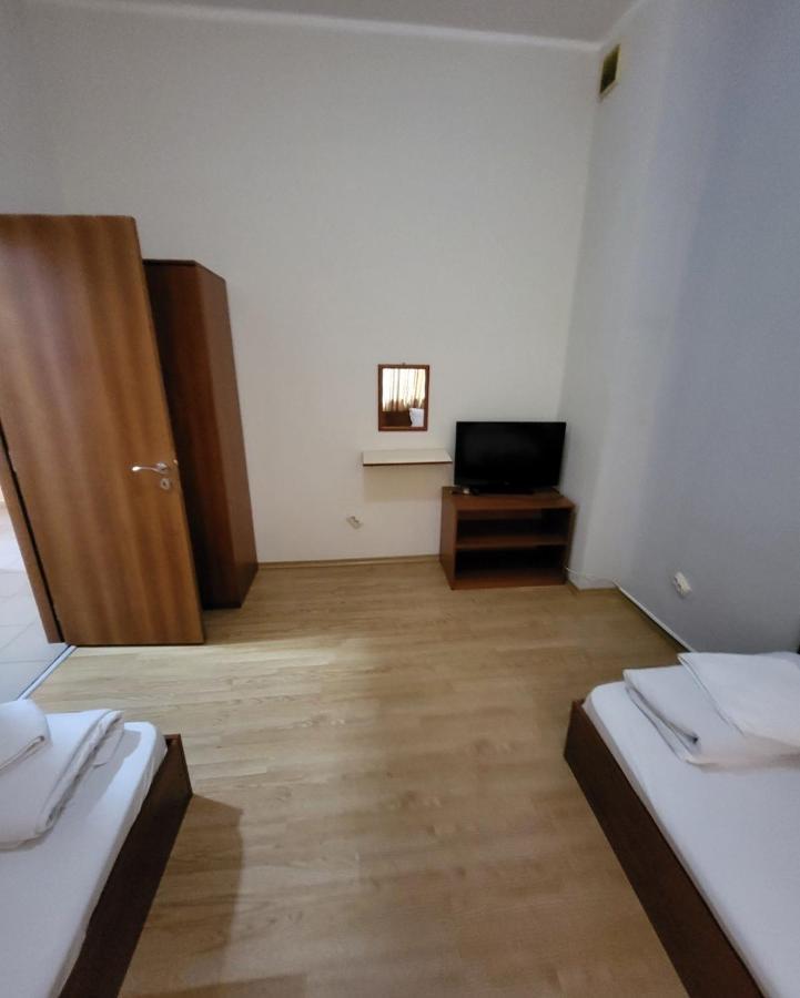 Provans Famili Hotel Letnitsa Exterior photo