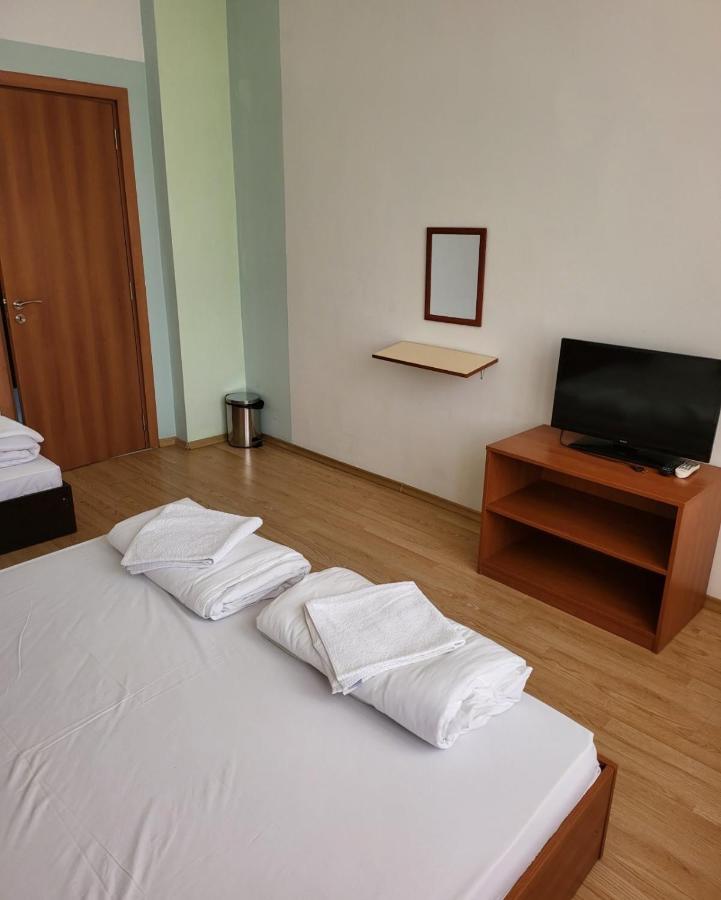Provans Famili Hotel Letnitsa Exterior photo