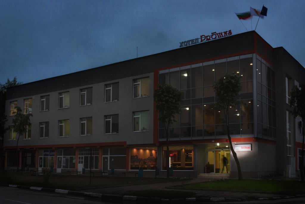 Provans Famili Hotel Letnitsa Exterior photo