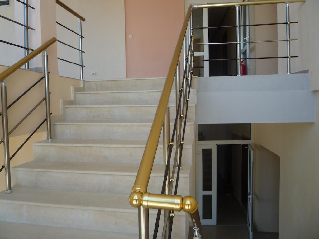 Provans Famili Hotel Letnitsa Exterior photo